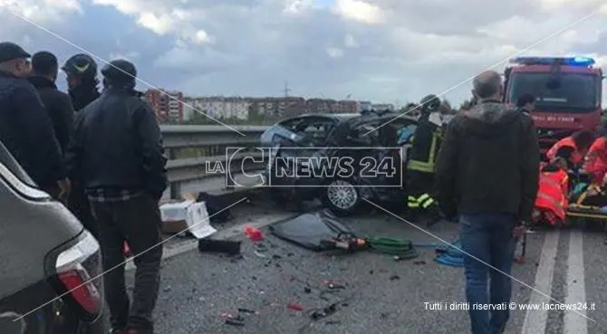 Cosenza, scontro tra due auto sulla strada per la Sila. Due feriti