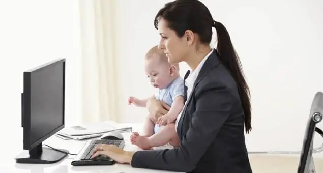Bonus Mamme, tutto fermo: il decreto attuativo non arriva e le lavoratrici restano escluse\n