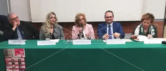 Si apre il sipario su Primafila: tra i big Iacchetti, Biagio Izzo e Teo Teocoli