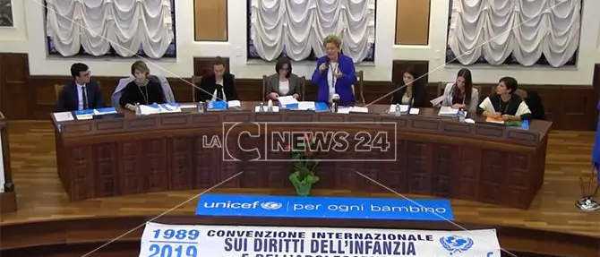 I 30 anni della Convenzione sui diritti dell'infanzia. L'Unicef a Catanzaro: «Tanto da fare»