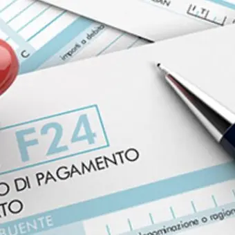 Tasse non pagate, i Comuni potranno pignorare i conti. Il premier: «Non mi risulta»