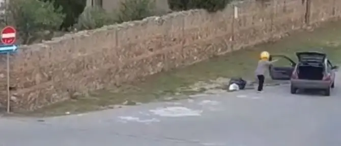 “Lordazza” beccata dalle telecamere, 600 euro di multa per abbandono rifiuti