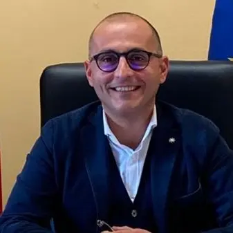 Orsomarso, caserma dei carabinieri a rischio chiusura: sindaco rinuncia all'indennità