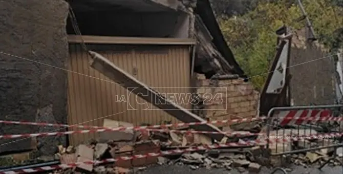 Si sbriciola un paese del Vibonese, strade chiuse e danni alla rete idrica