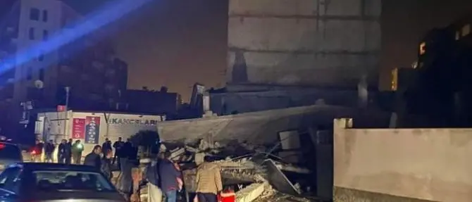 Terremoto 6.5 in Albania, sei morti e trecento feriti. Trema anche la Calabria