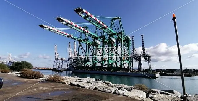 Le gru più grandi al mondo arrivano al porto di Gioia Tauro
