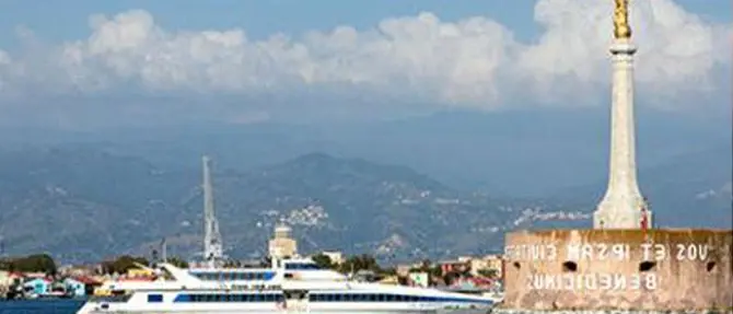 Disagi per i pendolari dello Stretto, scioperano le navi della Blu jet