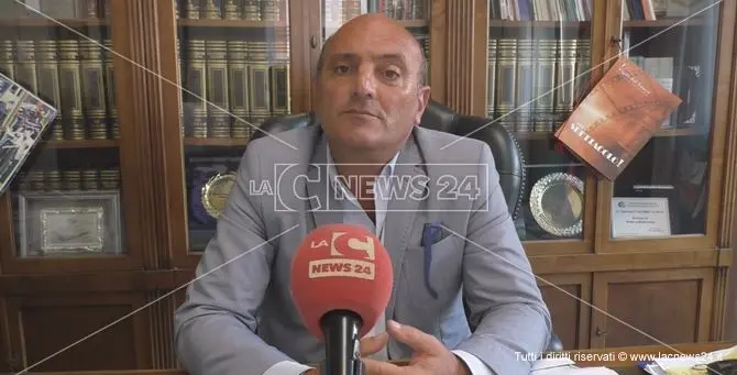 Crotone, il sindaco Pugliese ribadisce: «Non ritiro le mie dimissioni»