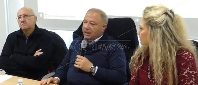 Limbadi, storie di donne e ‘ndrangheta nel nuovo libro di don Cozzi