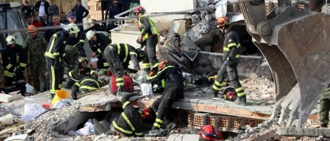 Terremoto in Albania, tra i 39 morti anche 4 bambini. Lutto in casa del premier