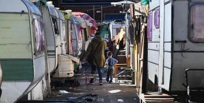 Bimba di cinque mesi muore in un campo Rom, indagini in corso