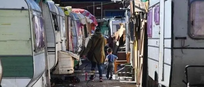 Bimba di cinque mesi muore in un campo Rom, indagini in corso