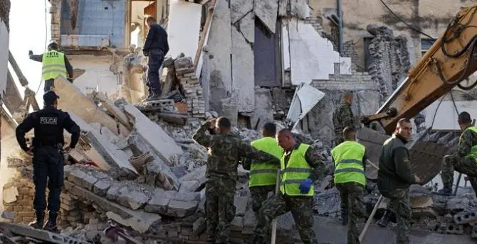 Terremoto in Albania, ancora scosse. Si aggrava bilancio: 49 morti e 750 feriti