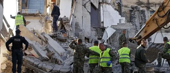 Terremoto in Albania, ancora scosse. Si aggrava bilancio: 49 morti e 750 feriti