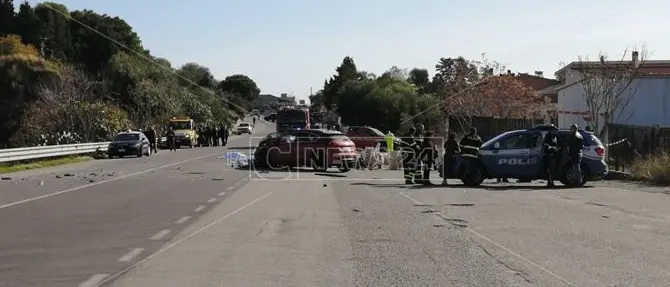 Ancora sangue sulla statale 106: un morto in un tragico incidente