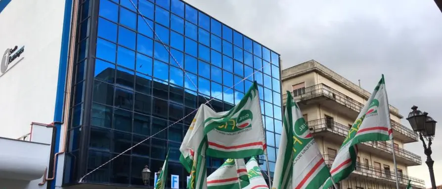 Siderno, studio radiologico in protesta: «Senza stipendio da cinque mesi»