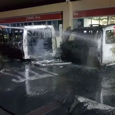 Paura per i tifosi della Reggina, in fiamme minibus sul quale viaggiavano