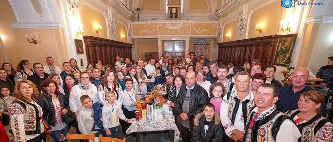 La comunità romena di Lamezia in festa per i 101 anni dell'unità nazionale