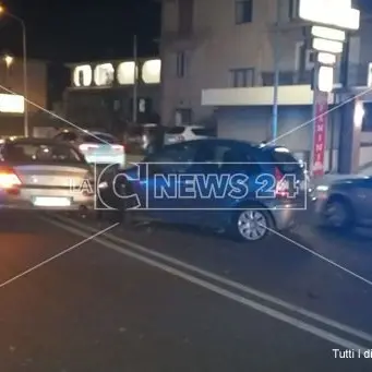 Scontro tra due auto sulla 106 a Sellia Marina, anche un bimbo a bordo