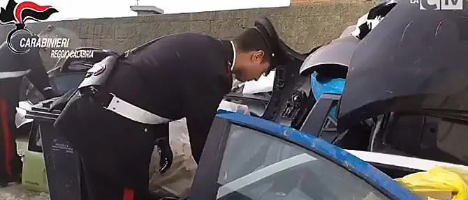 Truffe assicurative e falsi incidenti a Reggio, tra gli indagati anche due avvocati