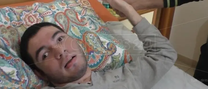 Affetto da una grave malattia, per Natale Alvaro arriva una piccola grande vittoria