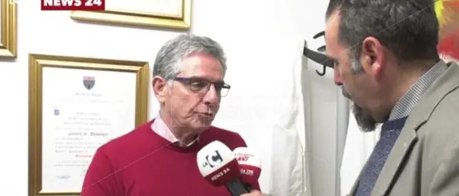 Sanità al collasso, ecco il luminare della neurologia che punge con… “Lo Spillo”