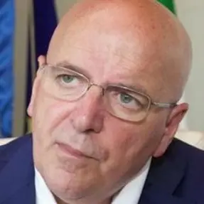 Zingaretti vada avanti, Oliverio ha distrutto la sinistra mentre la Calabria è in ginocchio