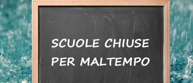 Maltempo, rischio nubifragi in Calabria. Scuole chiuse in diversi comuni: ecco quali