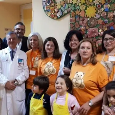 Cosenza, con la ceramica i piccoli pazienti oncologici creano “l’Amico gigante”