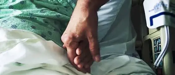 La moglie muore di Sla, lui finanzia la ricerca che avrebbe potuto curarla