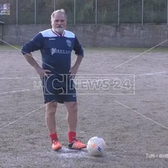 A 63 anni segna e colleziona più gol di Ronaldo: la favola del bomber Angelo Ricca