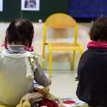 Maestra sospesa per schiaffi e insulti ai bimbi del nido: «Sei proprio un terrone»