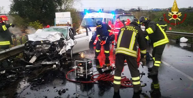 Scontro frontale sulla Silana-Crotonese, cinque i feriti