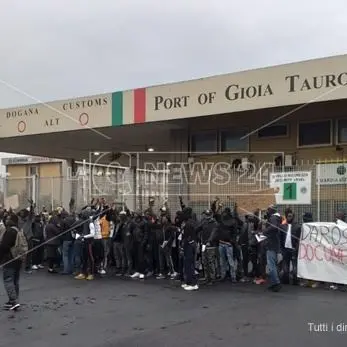 Protesta migranti, la Flai-Cgil contro “Campagne in lotta”: «Avvoltoi»