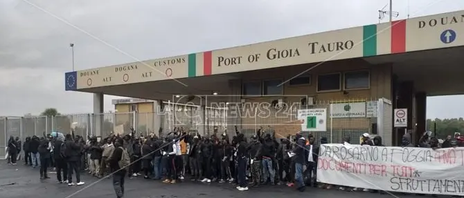 Protesta migranti, la Flai-Cgil contro “Campagne in lotta”: «Avvoltoi»