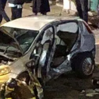 Terribile incidente nel centro di Cosenza, due persone ferite