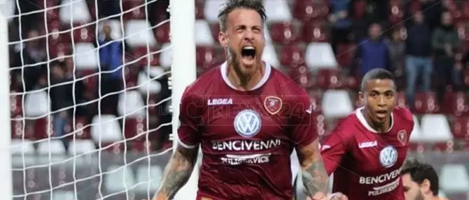 Reggina, una vittoria al fotofinish. La decide Denis su calcio di rigore