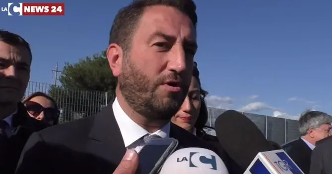 Il viceministro scioccato dalla 106: «Due ore per 100 km e ho visto pure tre incidenti»