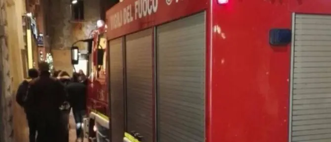 Accendono stufa e scoppia incendio, nonna e nipotina in fin di vita