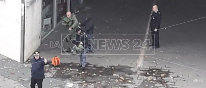 Allarme bomba a Cosenza, ma era solo un borsone di vestiti