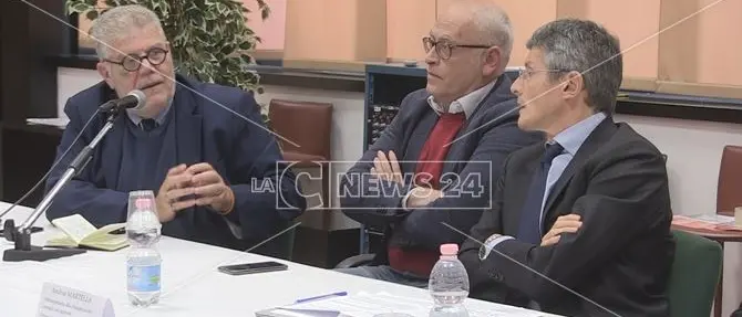 Fabbricare bufale, il mestiere del terzo millennio. Martella: «Difficile fare chiarezza»