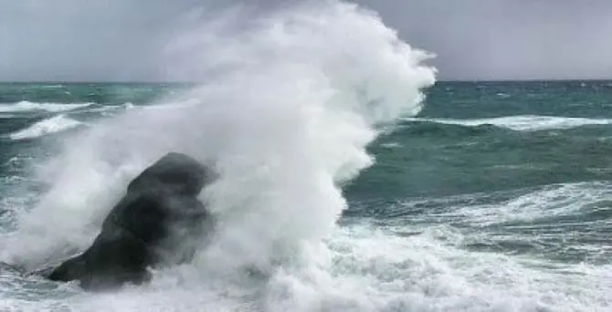 Maltempo, le mareggiate preoccupano Tropea: attese onde di sette metri