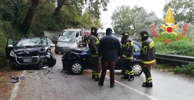 Incidente stradale tra Lamezia e Platania, tre feriti