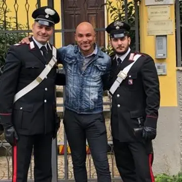 Ha un malore in un parcheggio di Catanzaro, i carabinieri lo salvano