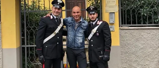 Ha un malore in un parcheggio di Catanzaro, i carabinieri lo salvano