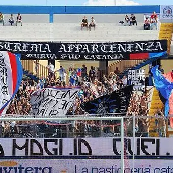 Aggressione sul traghetto per Villa, Daspo per il capo ultrà del Catania