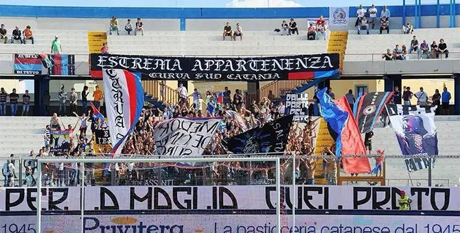 Aggressione sul traghetto per Villa, Daspo per il capo ultrà del Catania