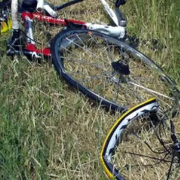 Due ciclisti travolti e uccisi da un'auto. L'investitore era ubriaco: arrestato