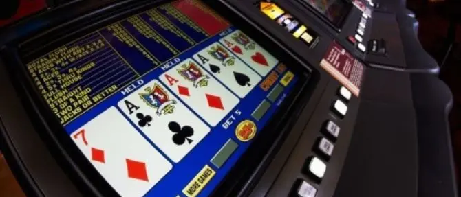 Giochi online senza autorizzazione, sequestri in centro-scommesse ad Africo