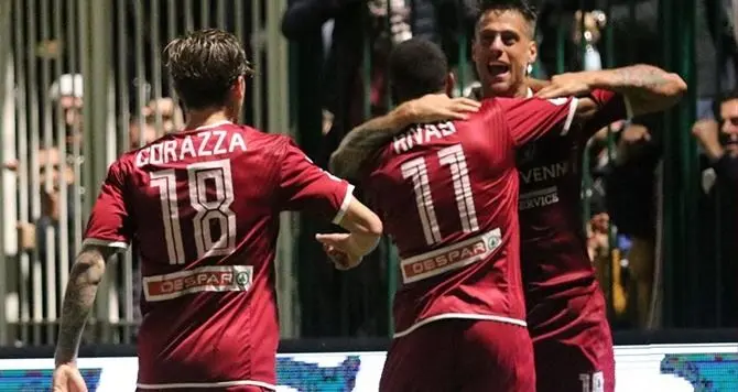 Reggina, vittoria in extremis. Decide Reginaldo nel recupero